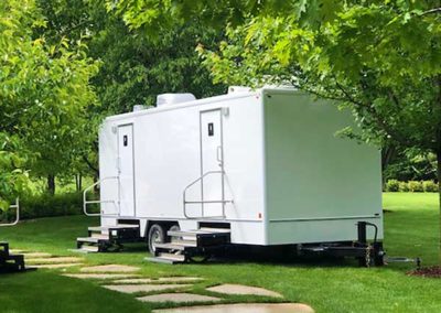 Ruby Luxury 7-Station Restroom Trailer